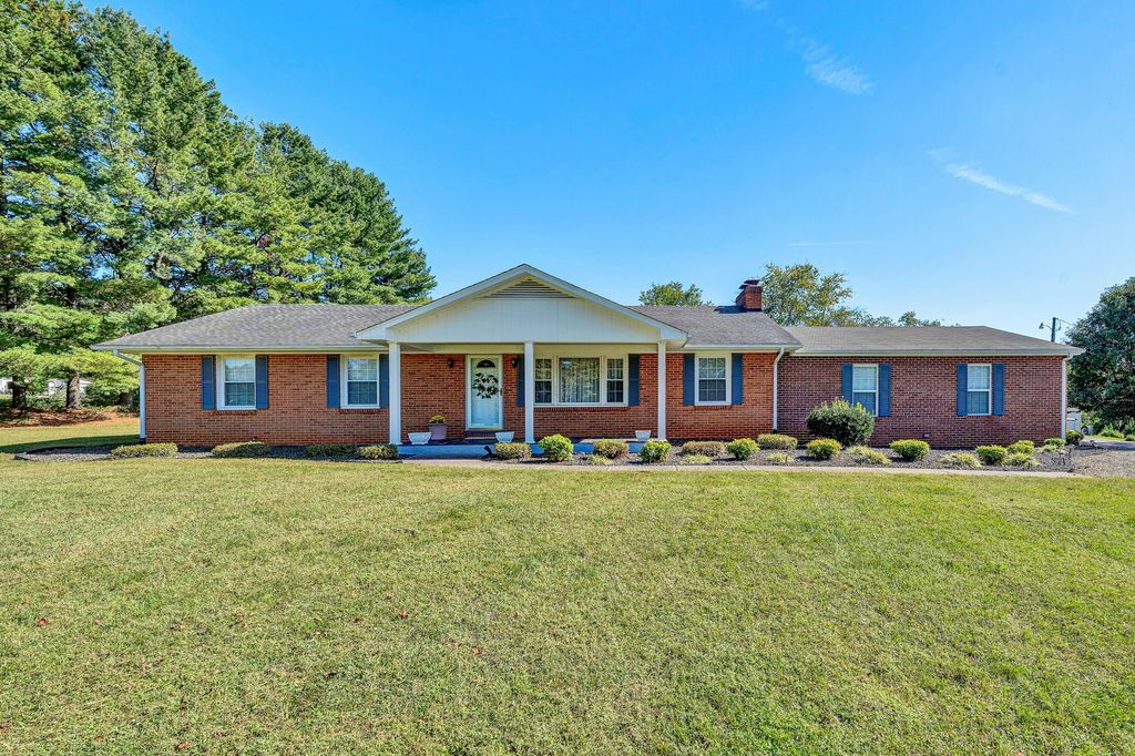 250 Taylors RD, Boones Mill, VA 24065