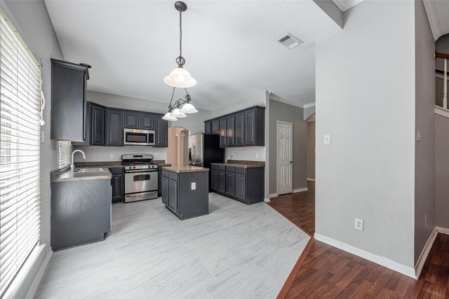 3306 Autumn Forest Drive, Pearland, TX 77584