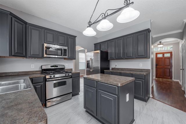 3306 Autumn Forest Drive, Pearland, TX 77584