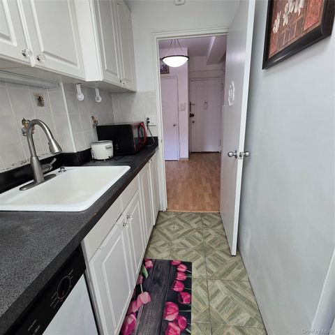 99-60 63rd Road 5Z, Rego Park, NY 11374