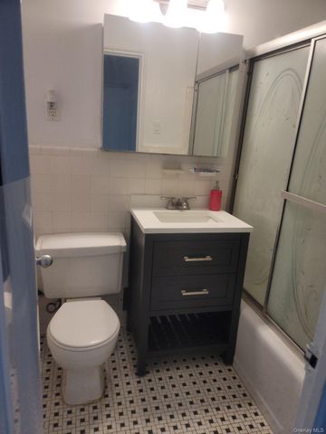 99-60 63rd Road 5Z, Rego Park, NY 11374