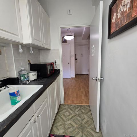99-60 63rd Road 5Z, Rego Park, NY 11374