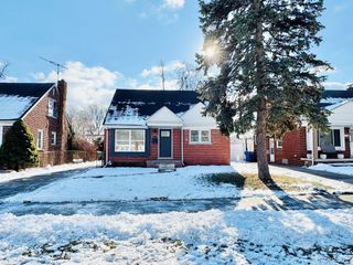 25715 W Hills Drive, Dearborn Heights, MI 48125