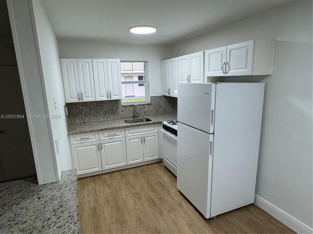 6775 SW 44th Street 23, Miami, FL 33155