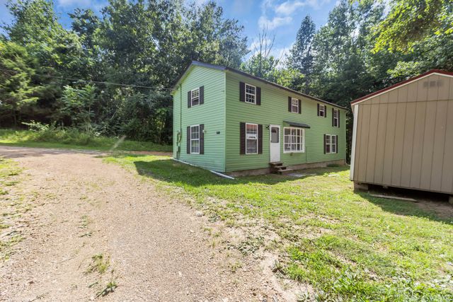 6112 King Robert Ln, Westmoreland, TN 37186