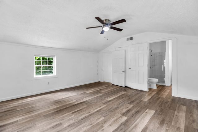 6112 King Robert Ln, Westmoreland, TN 37186
