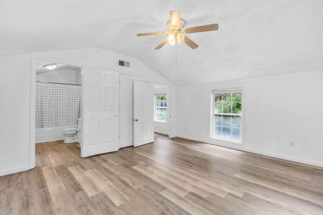 6112 King Robert Ln, Westmoreland, TN 37186