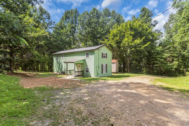 6112 King Robert Ln, Westmoreland, TN 37186