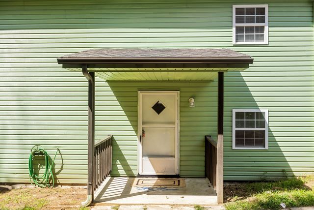 6112 King Robert Ln, Westmoreland, TN 37186