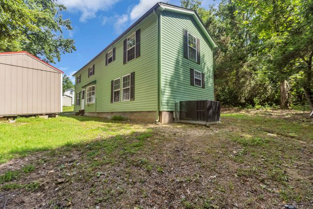 6112 King Robert Ln, Westmoreland, TN 37186