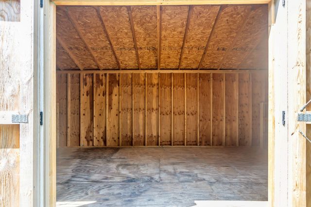 6112 King Robert Ln, Westmoreland, TN 37186