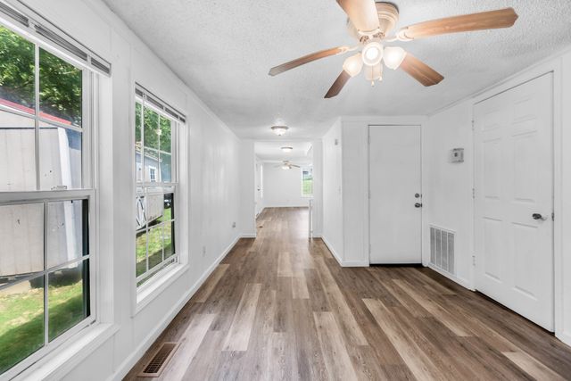 6112 King Robert Ln, Westmoreland, TN 37186