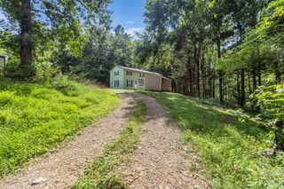 6112 King Robert Ln, Westmoreland, TN 37186