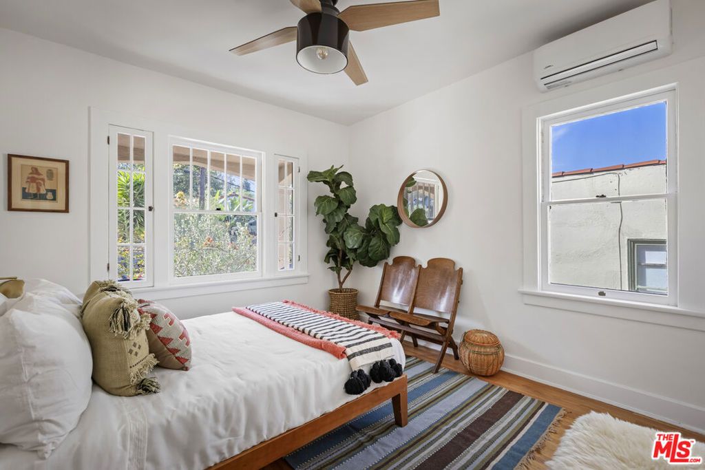 Image 16 of property listing at 3915 Effie Street, Los Angeles, CA 90029