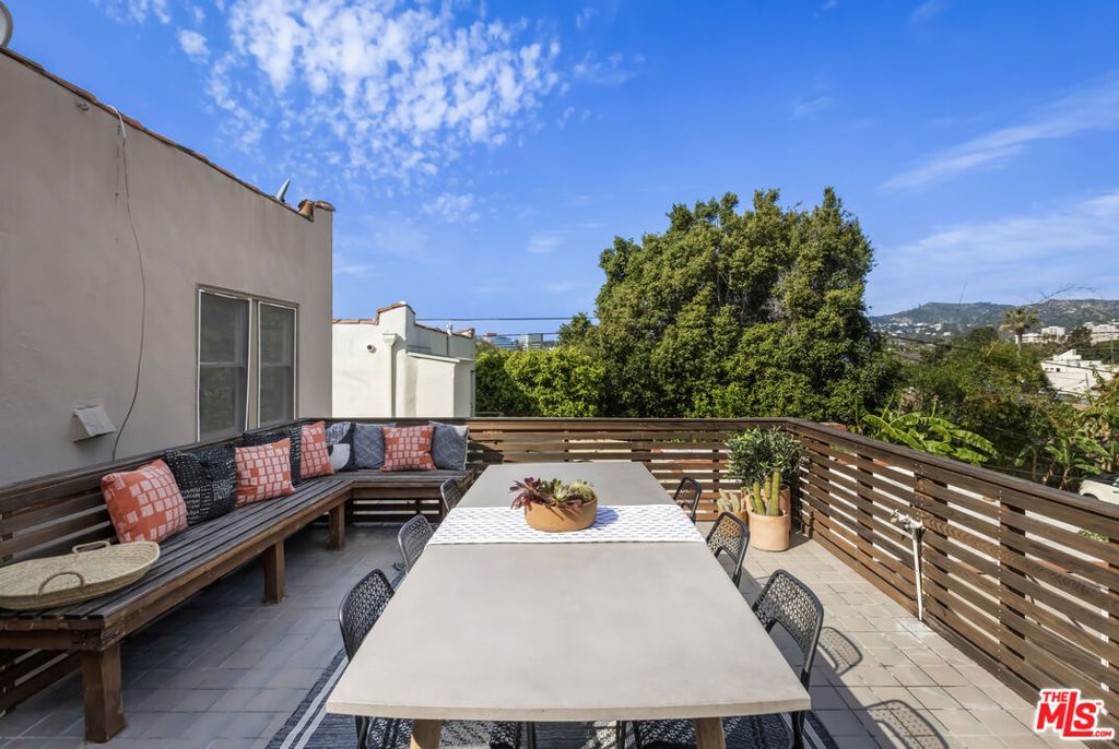 Image 24 of property listing at 3915 Effie Street, Los Angeles, CA 90029