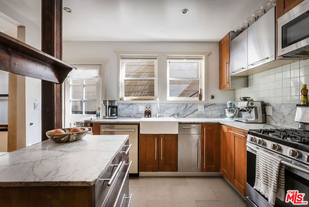 Image 25 of property listing at 3915 Effie Street, Los Angeles, CA 90029