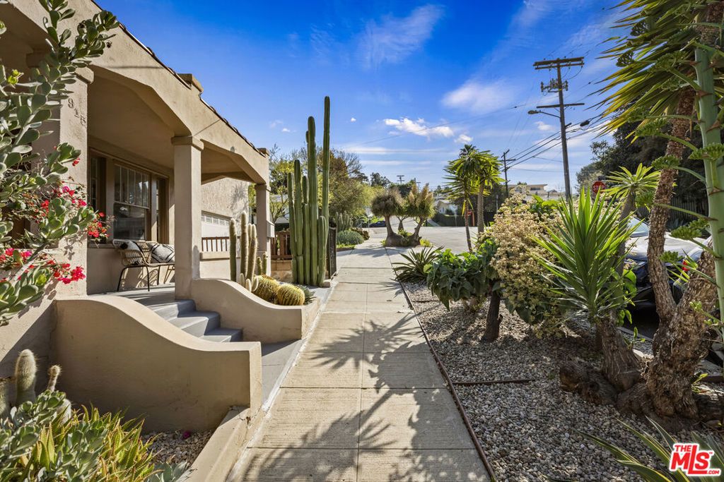 Image 3 of property listing at 3915 Effie Street, Los Angeles, CA 90029