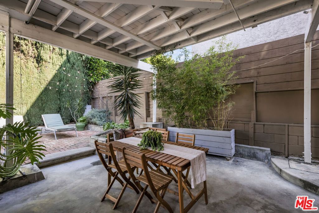 Image 36 of property listing at 3915 Effie Street, Los Angeles, CA 90029