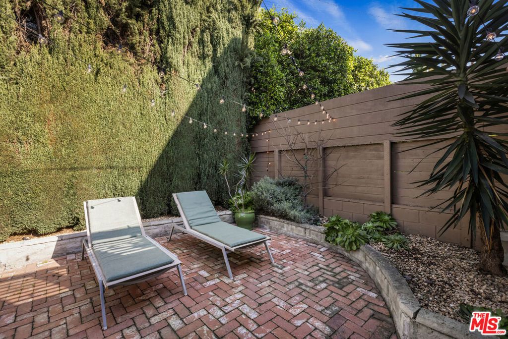 Image 37 of property listing at 3915 Effie Street, Los Angeles, CA 90029