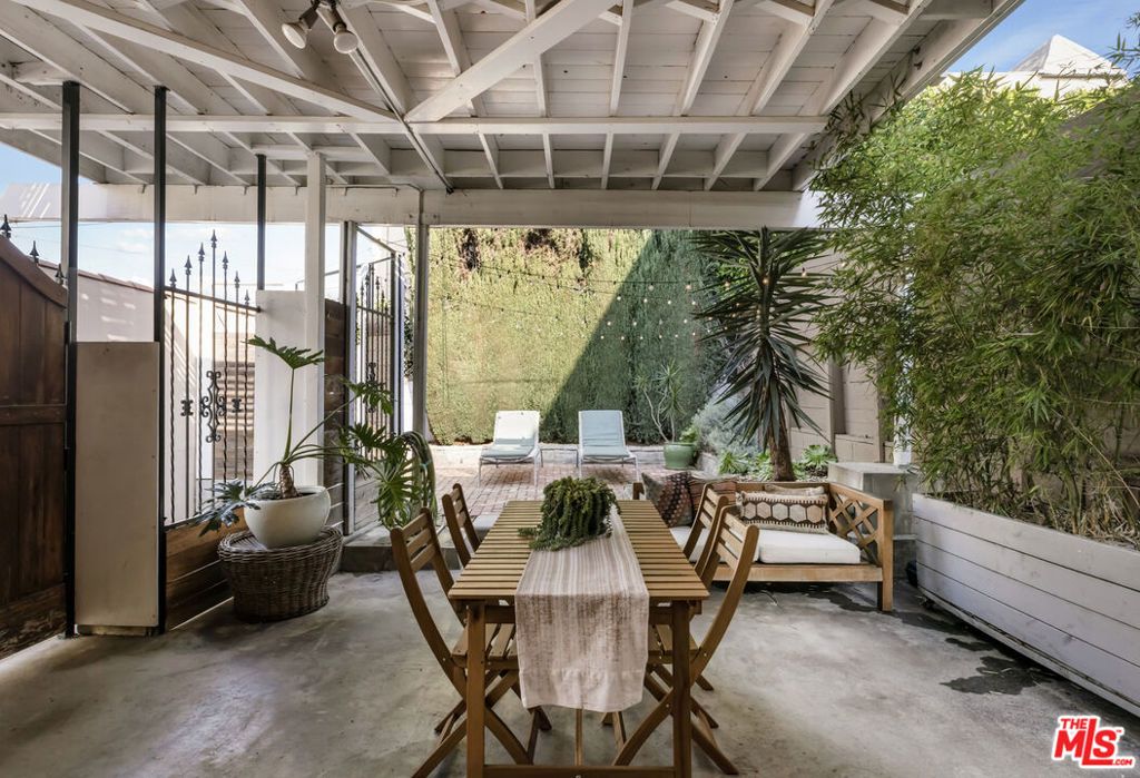 Image 38 of property listing at 3915 Effie Street, Los Angeles, CA 90029