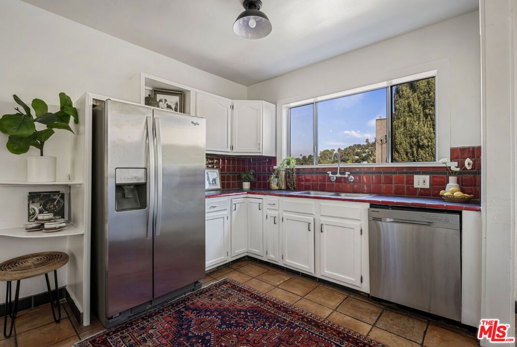 Image 9 of property listing at 3915 Effie Street, Los Angeles, CA 90029