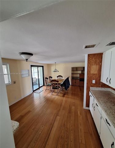 5525 SE Ault Avenue, Stuart, FL 34997