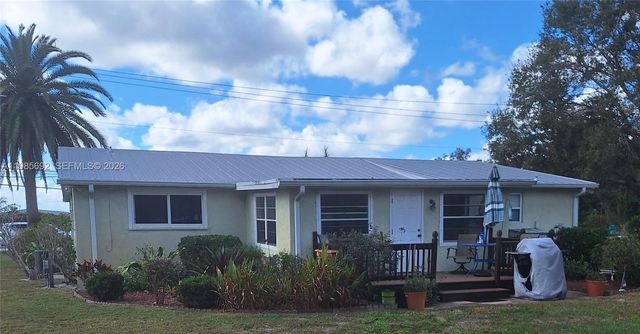 5525 SE Ault Avenue, Stuart, FL 34997