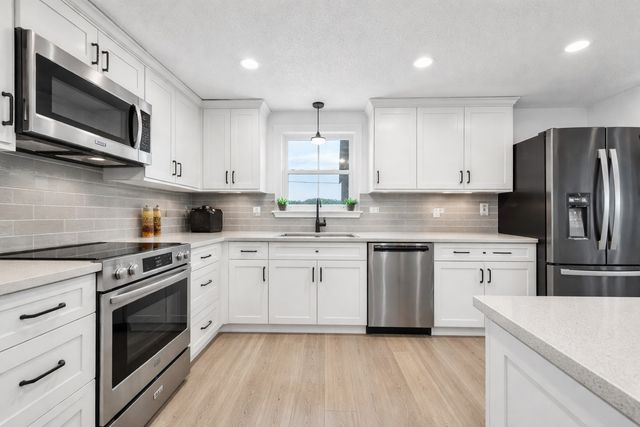 131 Carol Lane, Pecan Hill, TX 75154