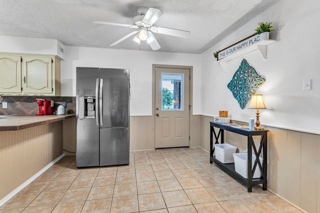 131 Carol Lane, Pecan Hill, TX 75154