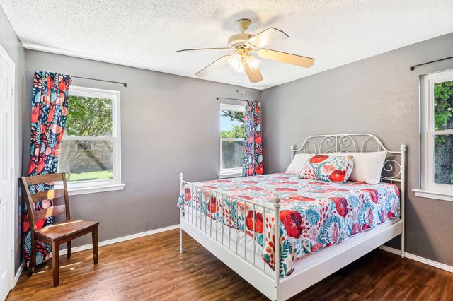 131 Carol Lane, Pecan Hill, TX 75154