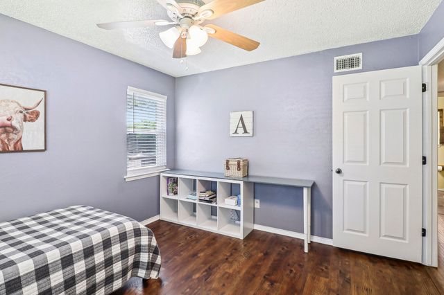 131 Carol Lane, Pecan Hill, TX 75154