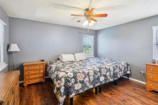 131 Carol Lane, Pecan Hill, TX 75154