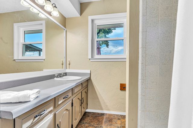 131 Carol Lane, Pecan Hill, TX 75154