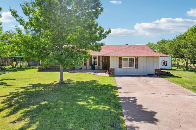 131 Carol Lane, Pecan Hill, TX 75154