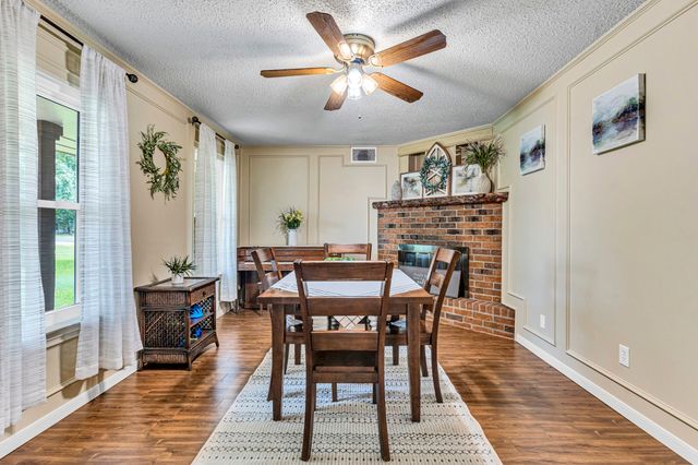 131 Carol Lane, Pecan Hill, TX 75154