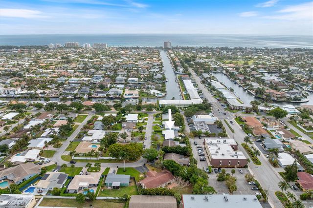 2240 NE 37th St, Lighthouse Point, FL 33064