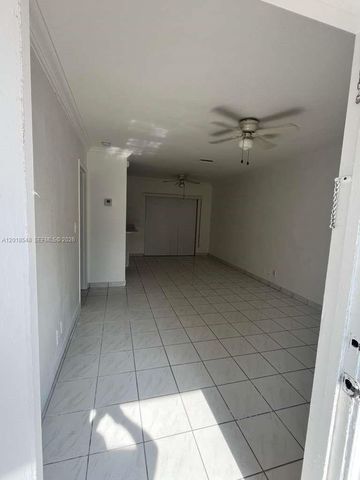 2450 Lincoln St 7, Hollywood, FL 33020