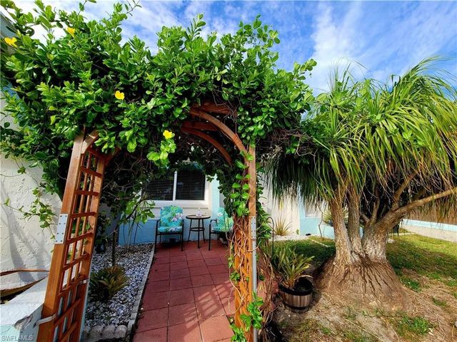 18710 Van Nuys CIR, Port Charlotte, FL 33948