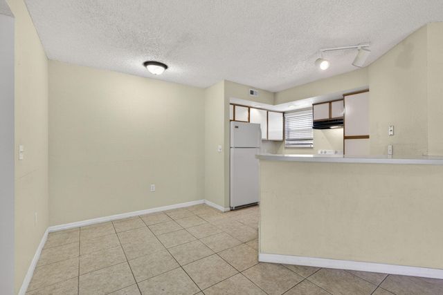 1401 Village Boulevard 1917, West Palm Beach, FL 33409