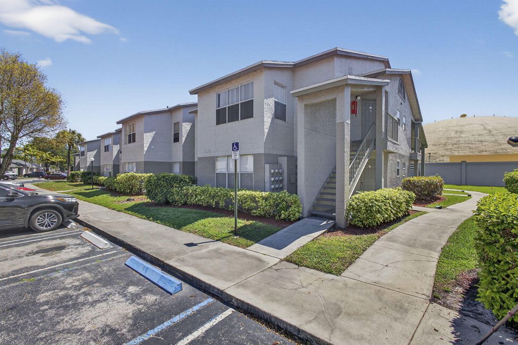 1401 Village Boulevard 1917, West Palm Beach, FL 33409