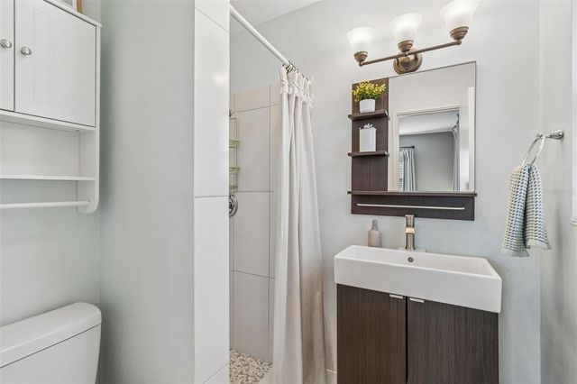 4100 W TYSON AVENUE, Tampa, FL 33611