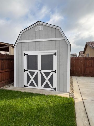 1434 Hayley St, Los Banos, CA 93635