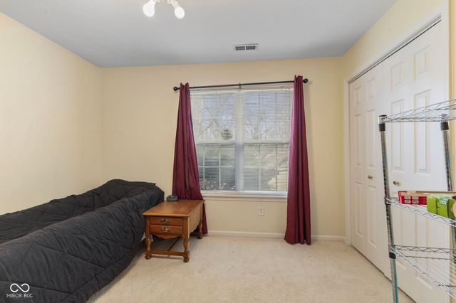 910 N Buck Creek Road, Greenfield, IN 46140