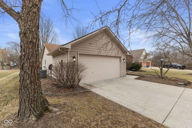 910 N Buck Creek Road, Greenfield, IN 46140