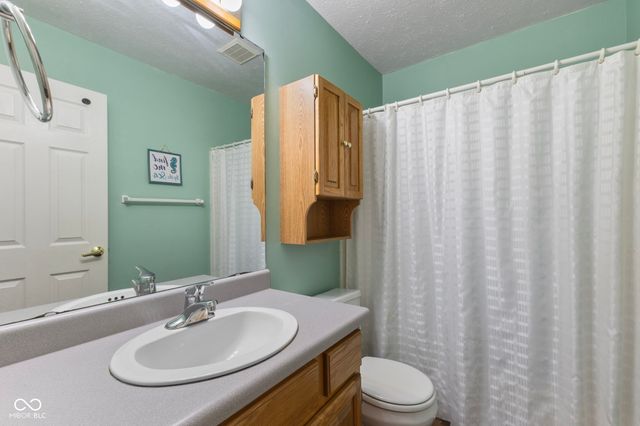 910 N Buck Creek Road, Greenfield, IN 46140