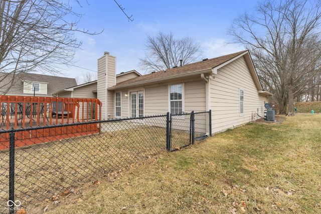 910 N Buck Creek Road, Greenfield, IN 46140