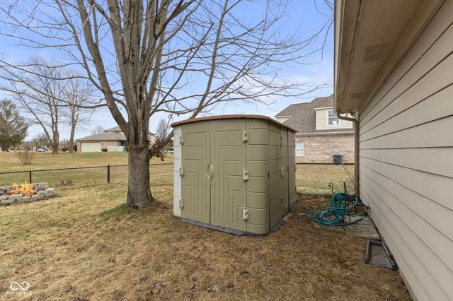 910 N Buck Creek Road, Greenfield, IN 46140