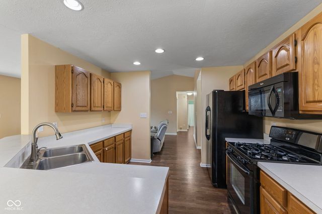 910 N Buck Creek Road, Greenfield, IN 46140