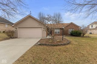 910 N Buck Creek Road, Greenfield, IN 46140