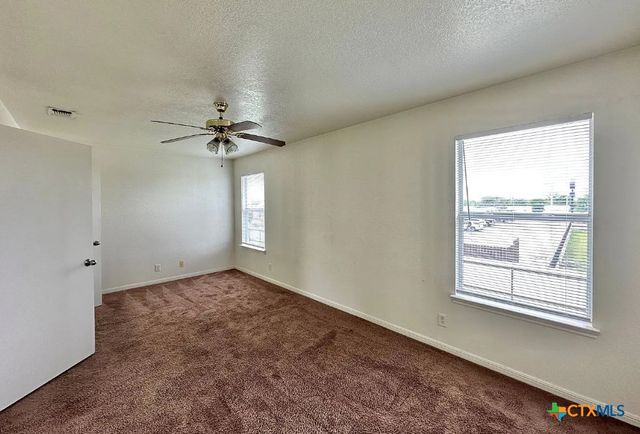 1401 Chips, Killeen, TX 76549